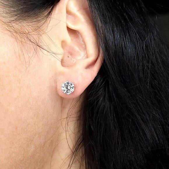 18Kt Gold 5 Ct 6 Prong Lab Grown Diamond Studs Earrings - Picture 5 of 6